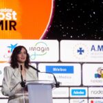 Díaz Ayuso anima a médicos y enfermeros residentes a elegir Madrid para formarse en la región “con más esperanza de vida de Europa”