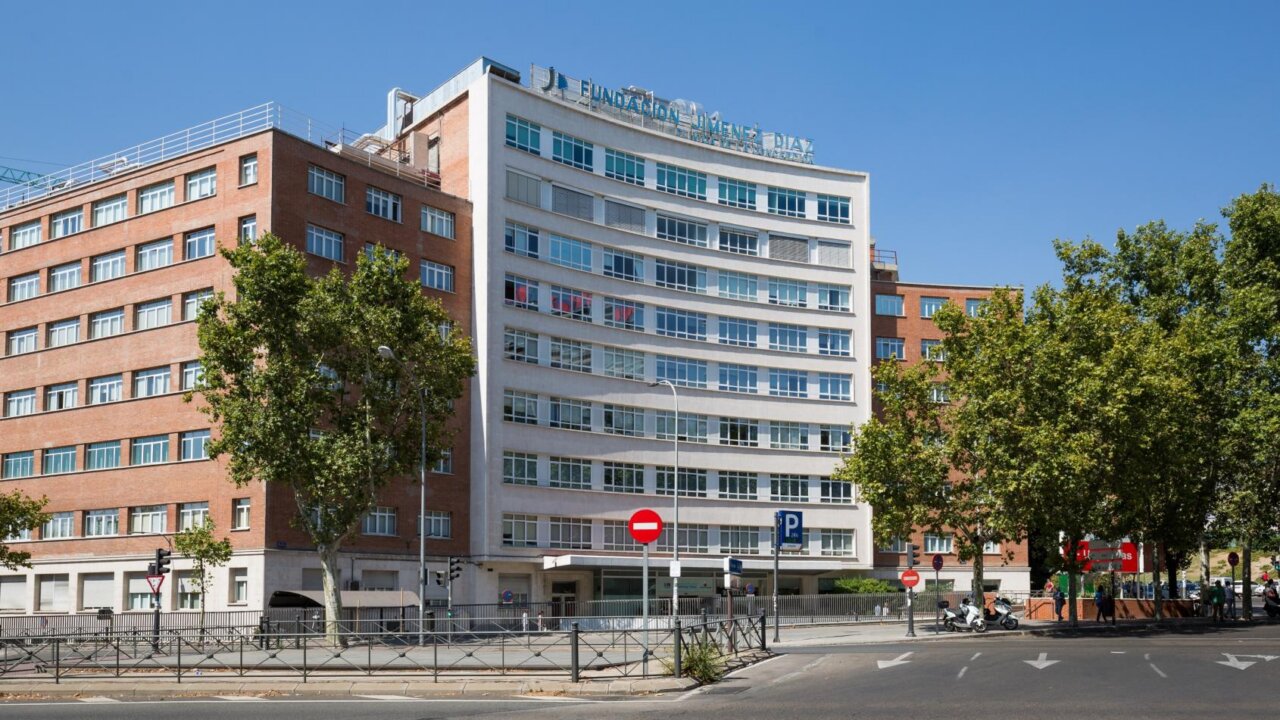 Edificio de la Fundación Jiménez Díaz en Madrid, España.